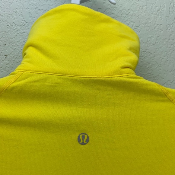 Lululemon Jacket - Picture 7 of 8